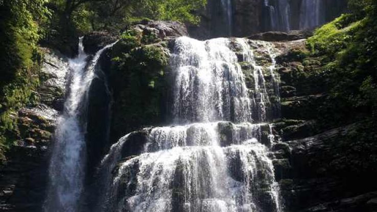 Off the Beaten Path – Nauyaca Waterfalls: Ride, Swim, Jump!