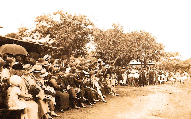 Costa-Rica-Soccer-1920-barrio-Mexico-1920s-President-Julio-Acosto-in-attendence-