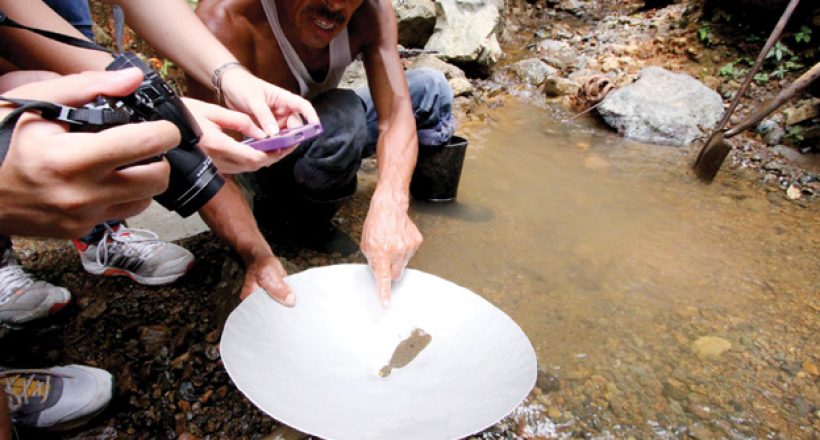 Ecotourism panning-for-gold-in-Costa-Rica-Caminos-de-Osa-Osa-Peninsula-