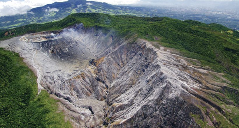 Poás Volcano National Park: Costa Rica History in Photos