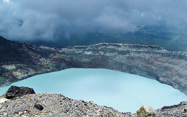 Rincón-de-la-Vieja-volcano