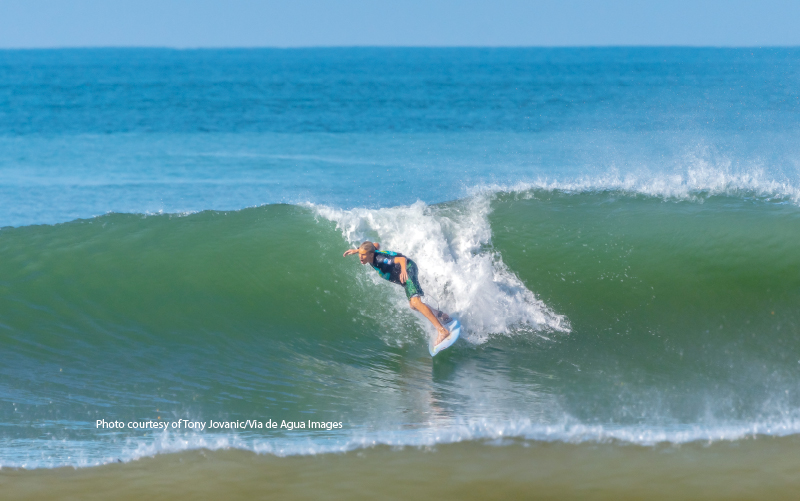 sam reidy surf in Dominical costa rica