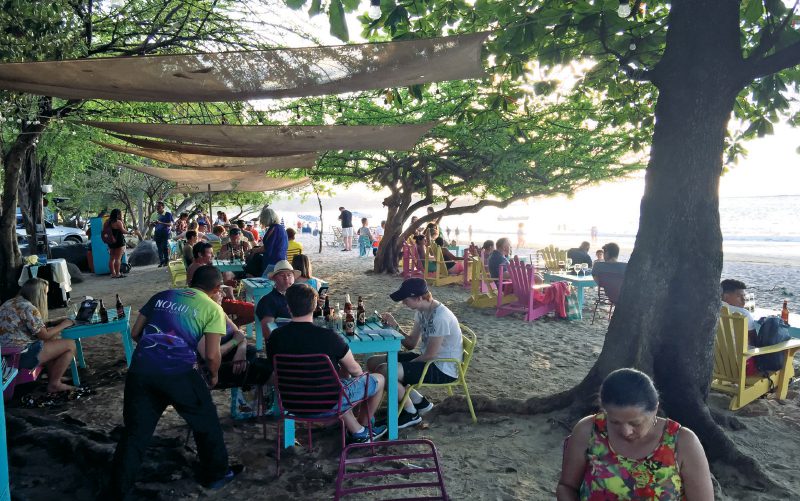 beach-vendors-playa-tamarindo-costa-rica