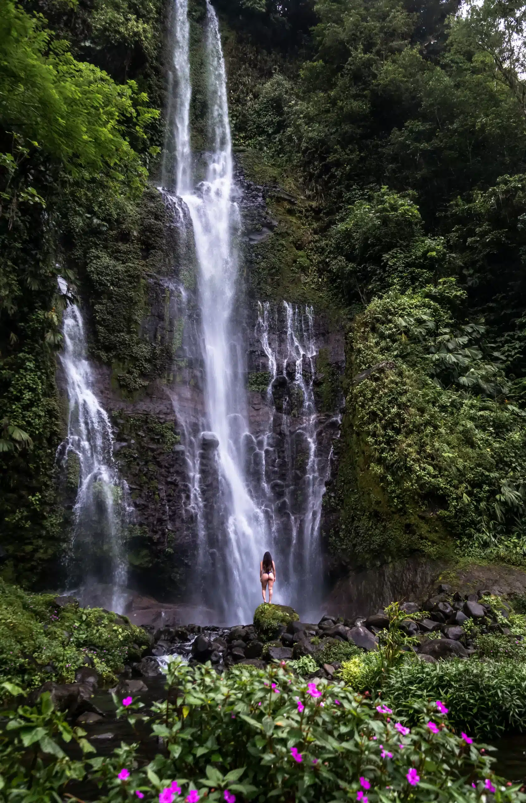 AEH-764 Karoll Orozco Calvo (over 10K IG) Waterfall: ParaĆso Manantiales in Bajos del Toro Photographer: Alejandro Esquivel
