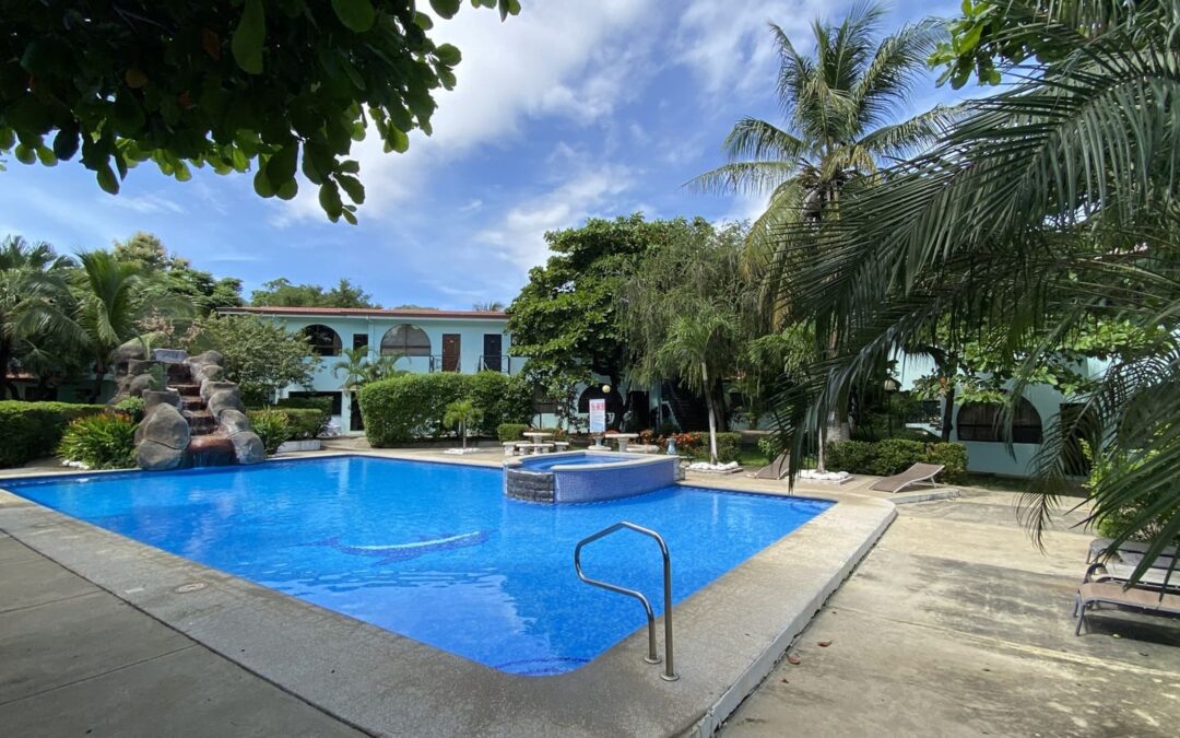 A Turquoise  Oasis in Playas  del Coco